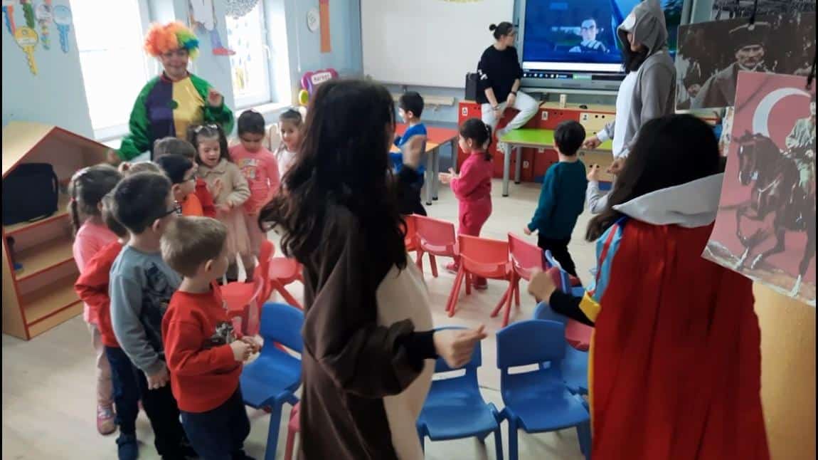 Okulumuz Çocuk Gelişimi ve Eğitimi Alanı Melek Sultan Ana Okulunda Gösteri Yaptı